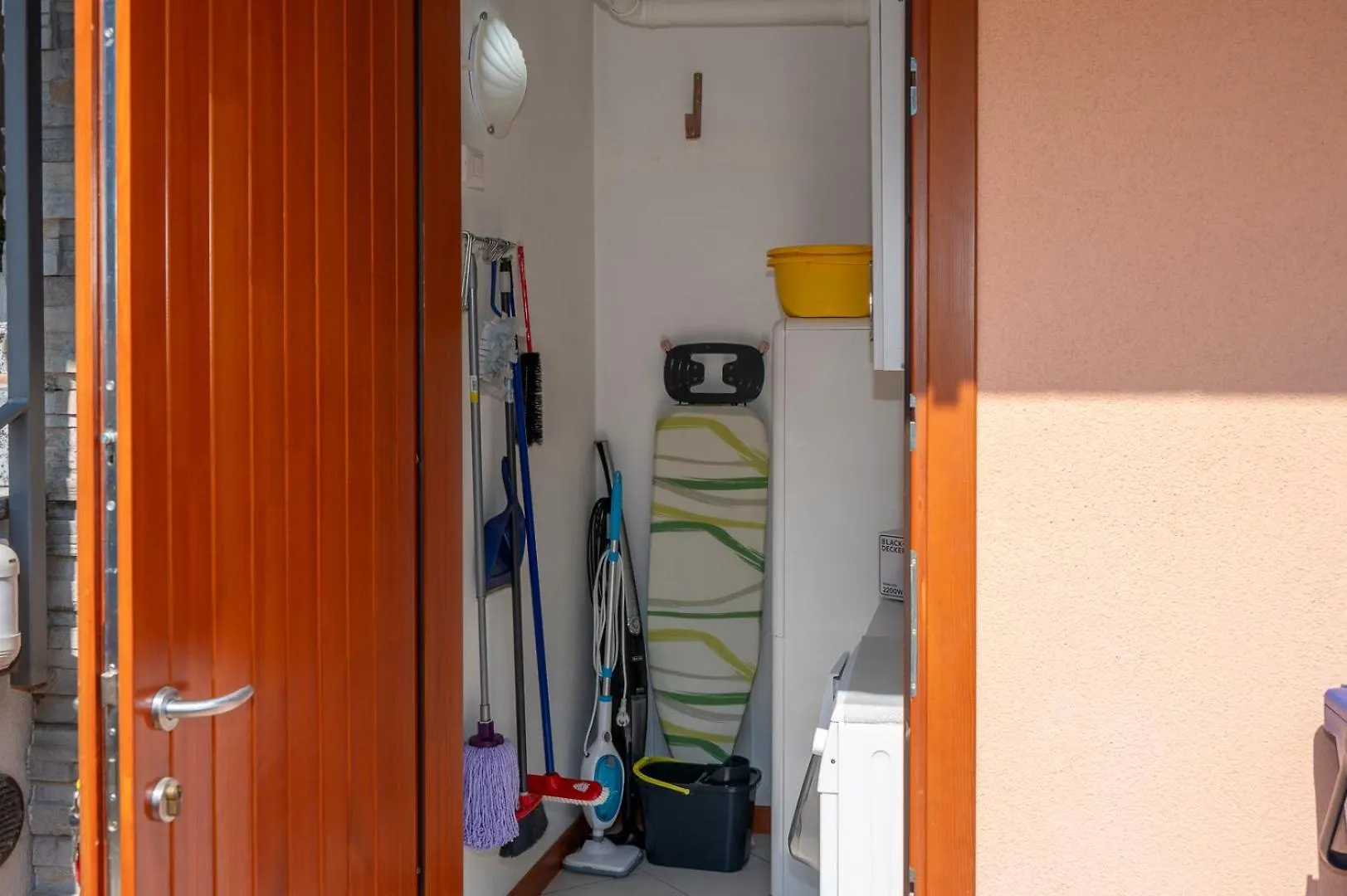 Italian Vacation Homes - Iseo Lake Vista Retreat Tavernola Bergamasca 0*,  Itálie