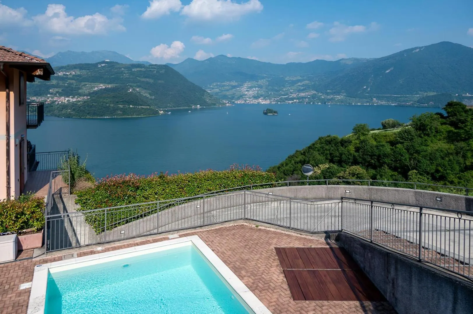 Apartmán Italian Vacation Homes - Iseo Lake Vista Retreat Tavernola Bergamasca
