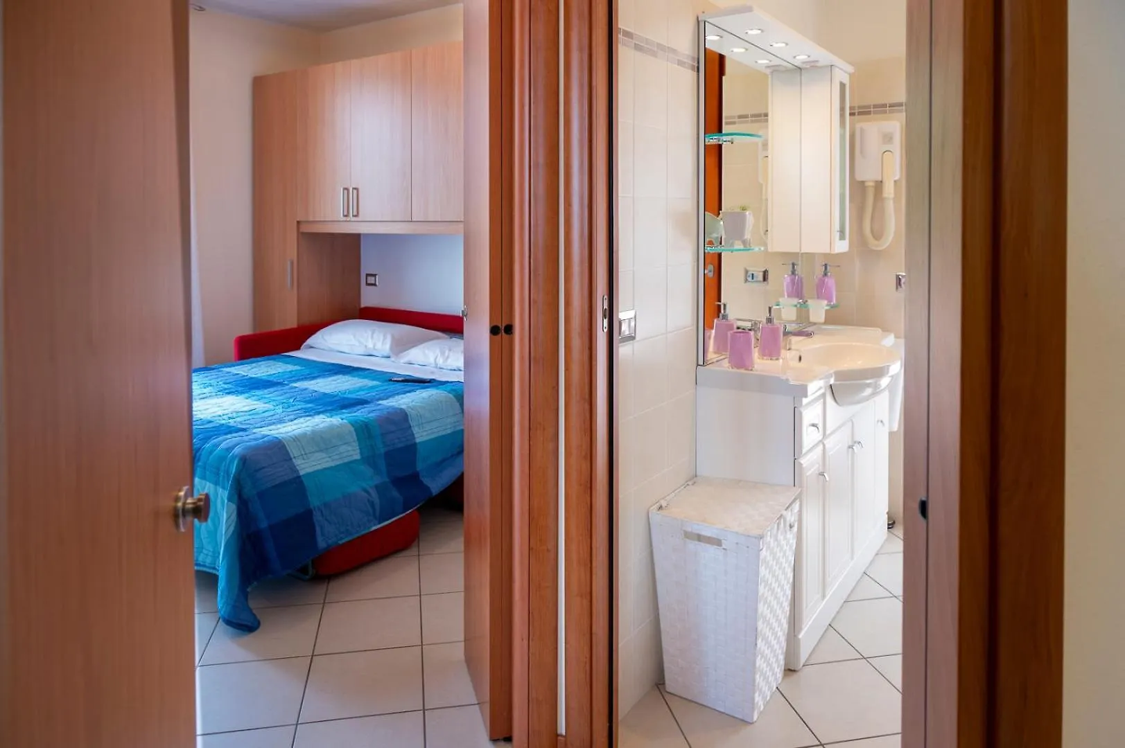 Italian Vacation Homes - Iseo Lake Vista Retreat Tavernola Bergamasca Itálie