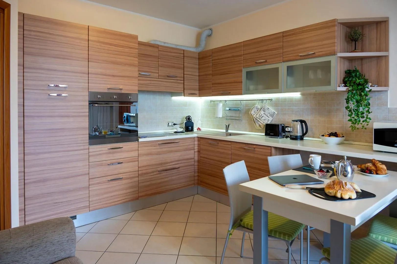 Italian Vacation Homes - Iseo Lake Vista Retreat Tavernola Bergamasca 0*,